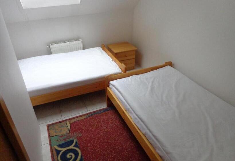 سوئیت پنت هاوس, Vacek Pod Věží