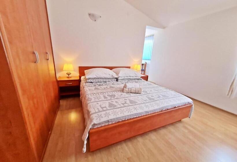 Студия Стандарт, Rooms And Apartments Porat