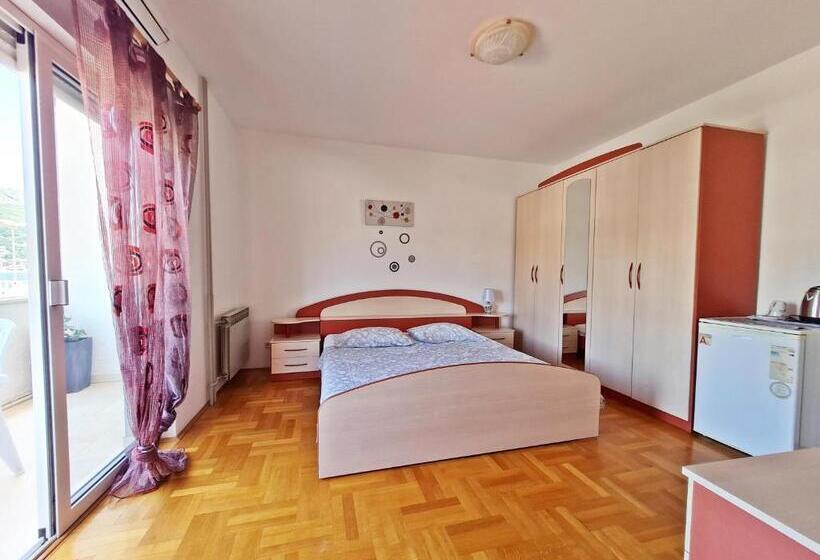 Номер Стандарт Вид на Море с Балконом, Rooms And Apartments Porat