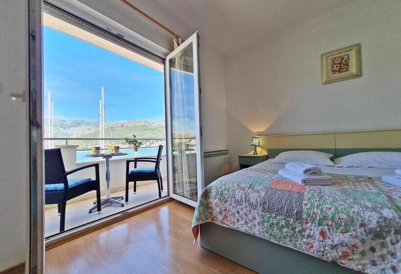 Estúdio Standart Vista Mar com Varanda, Rooms And Apartments Porat