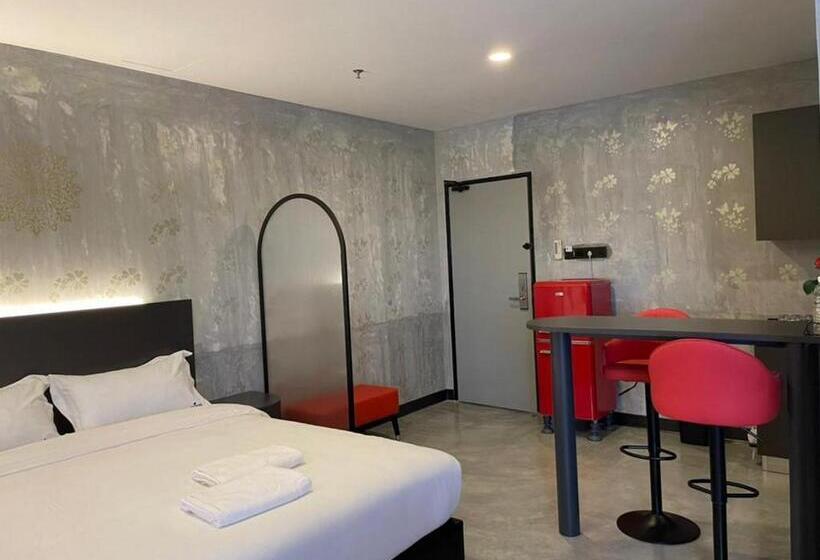 Президентский Люкс, Sri Indar Hotel & Suites