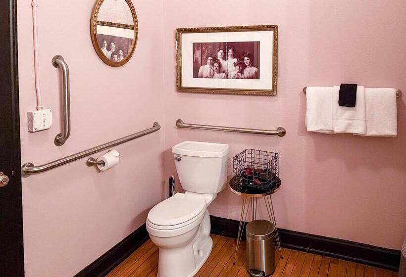ビジネスルーム, The Oliver Inn