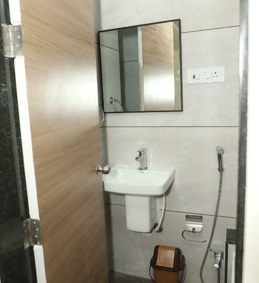 Номер Deluxe, Id Square Residency Parbhani
