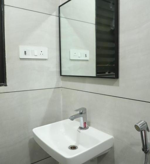 Номер Superior, Id Square Residency Parbhani