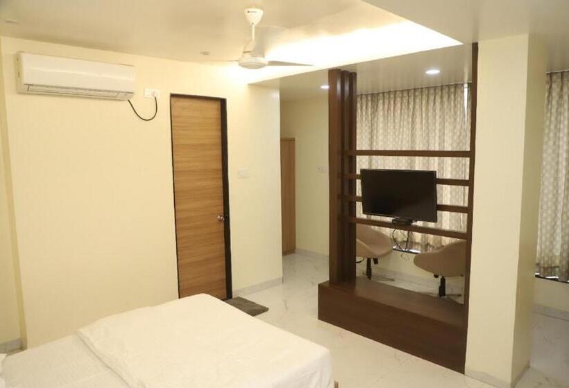 Люкс, Id Square Residency Parbhani