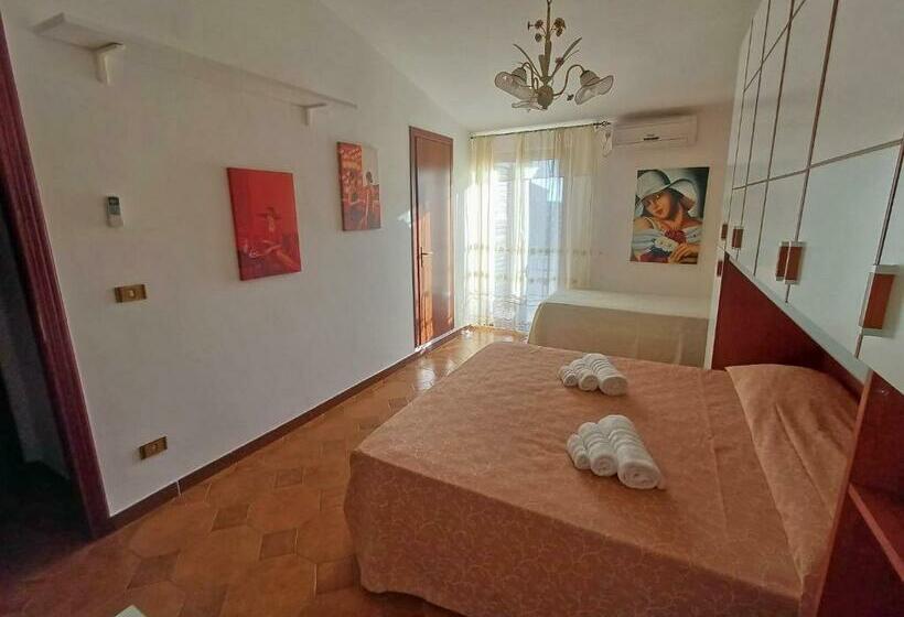 带阳台的三人标准间, B&b Il Grillo