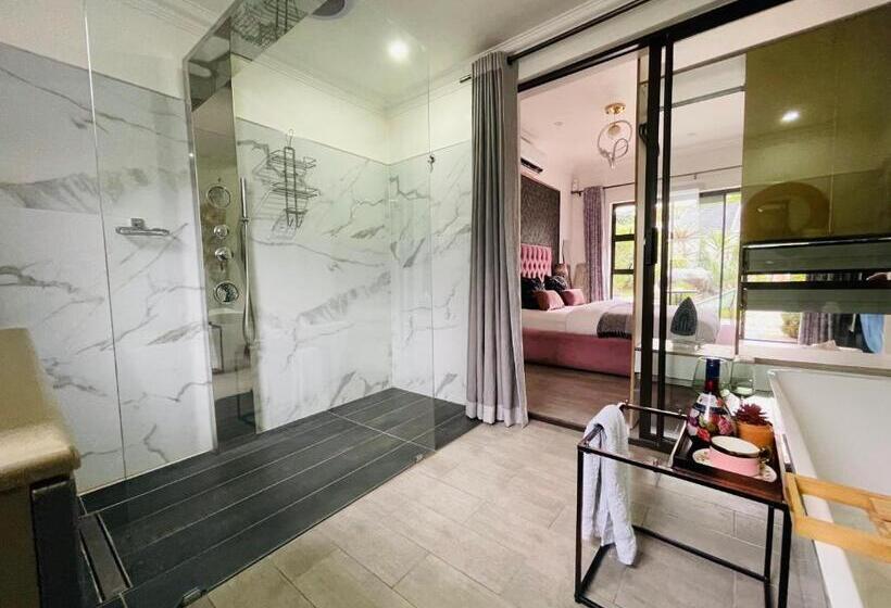 آپارتمان 1 خوابه با چشم‌انداز باغ, 24 On Basil Boutique Luxury