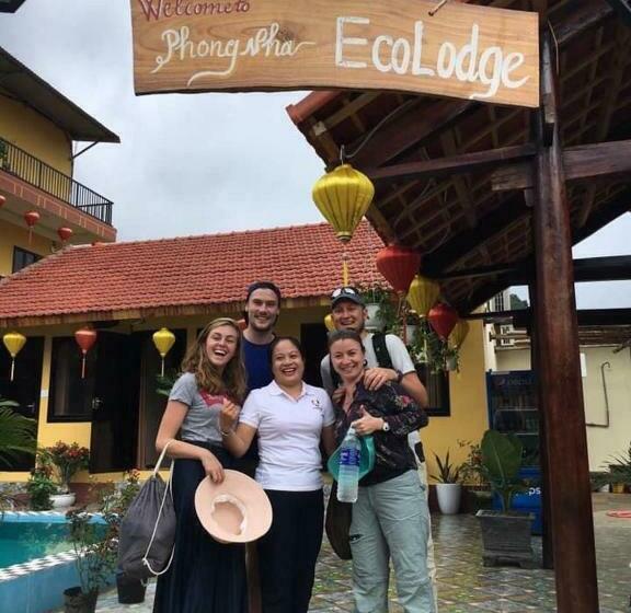 اتاق استاندارد با چشم‌انداز استخر, Phong Nha Ecolodge Homestay By Hofs