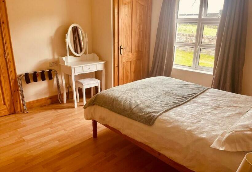 Номер Стандарт Вид на Сад, Maghera House