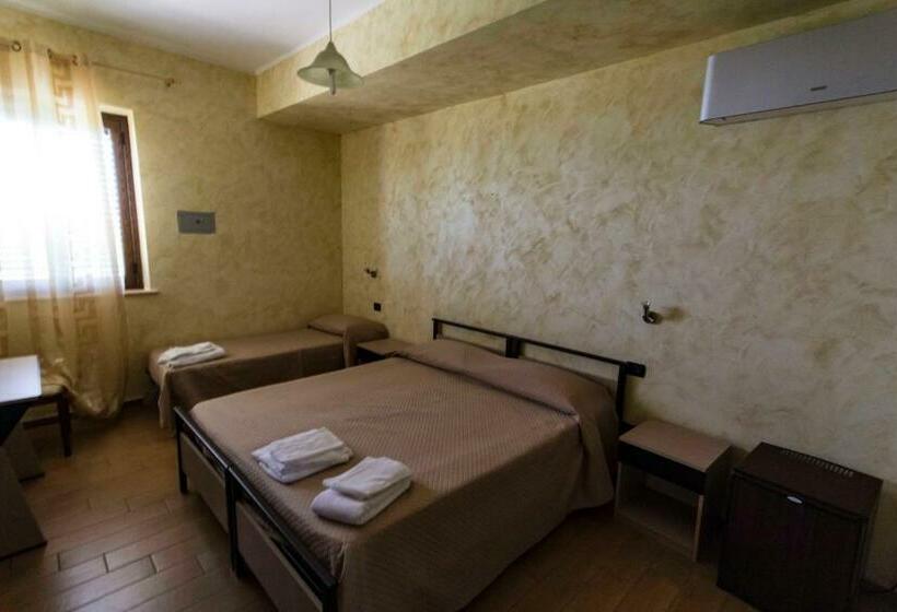 Номер Стандарт Трехместный, Agriturismo L Antico Carro