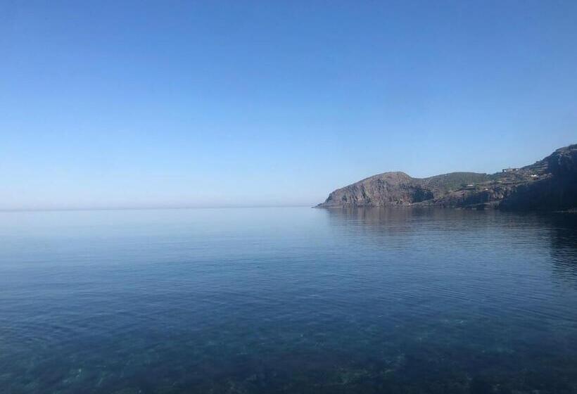 Трехместный Номер Deluxe Вид на Море, Dammuso Levante