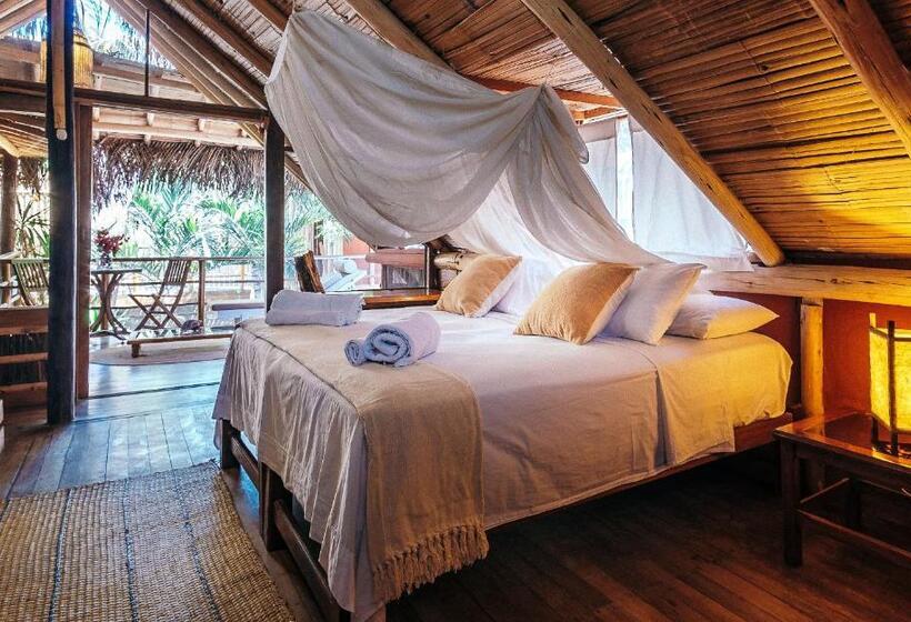 سوئیت با بالکن, La Maison Eco House & Yoga