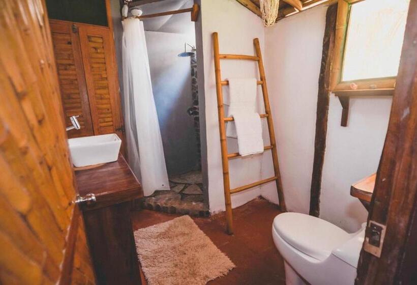 اتاق استاندارد یک تخته با سرویس بهداشتی مشترک, La Maison Eco House & Yoga