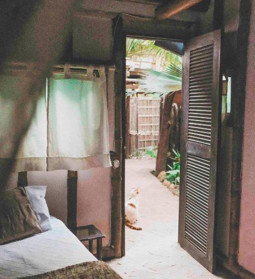 اتاق استاندارد یک تخته با سرویس بهداشتی مشترک, La Maison Eco House & Yoga