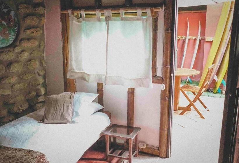 اتاق استاندارد یک تخته با سرویس بهداشتی مشترک, La Maison Eco House & Yoga