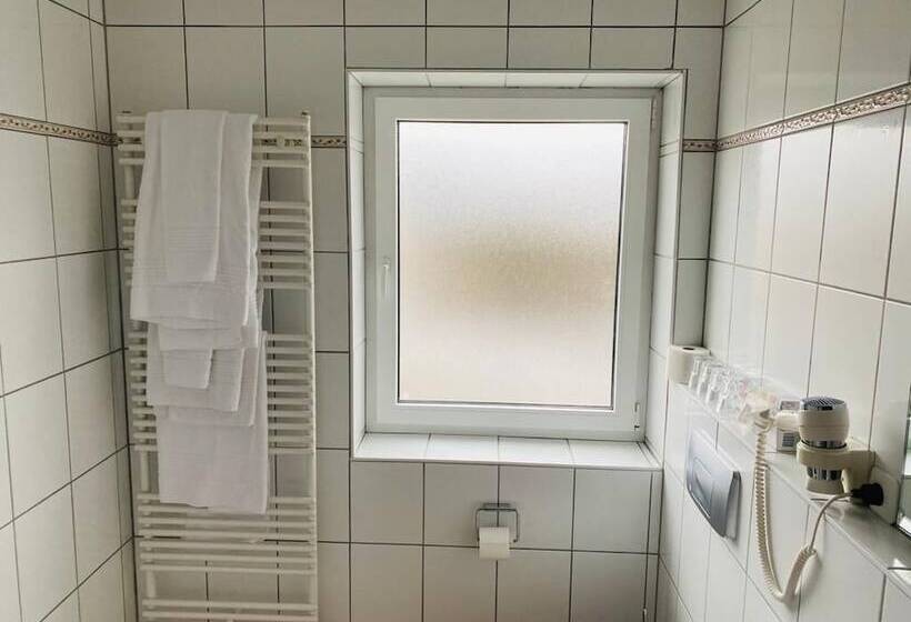 Номер Стандарт Трехместный, Friends Hotel Kerpen