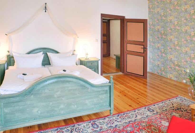 Номер Deluxe, Grünes Tor
