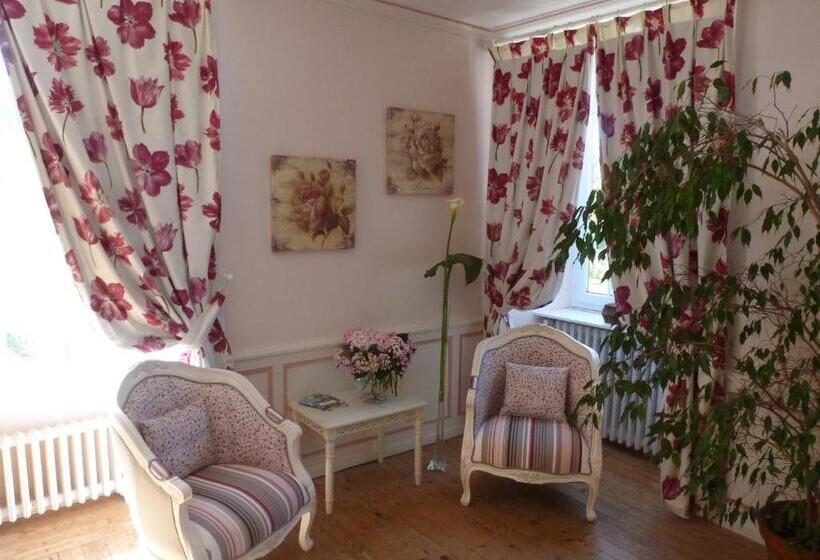 Номер Стандарт, Manoir De Savigny