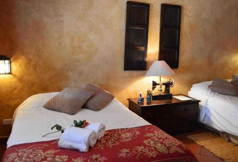 이코노미 룸, Hacienda San Francisco