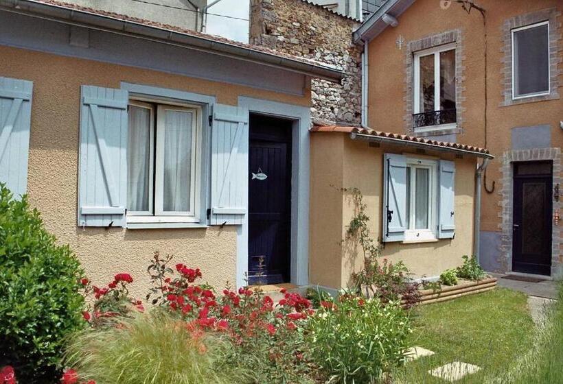 Номер Стандарт Вид на Сад, Chambre D Hôtes   L Ephémère