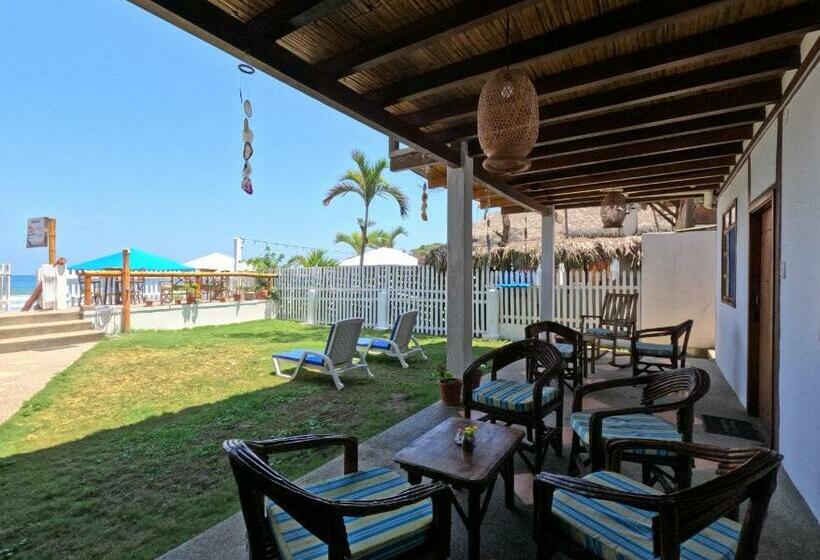 اتاق استاندارد سه نفره, Hostal Solemare