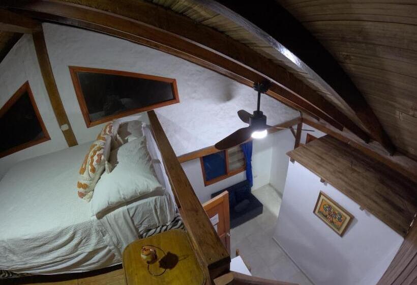 اتاق کلاسیک سه تخته, Hostal Solemare