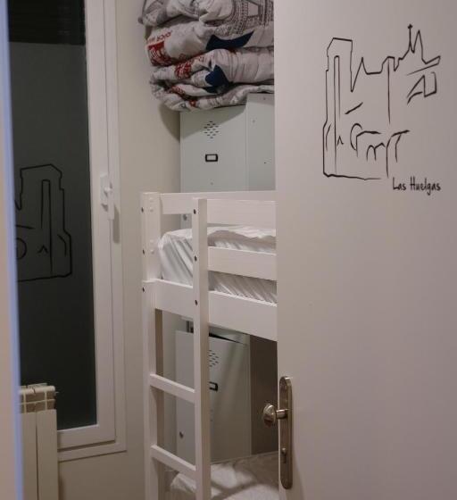 מיטה בחדר משותף, Hostel Trovadores