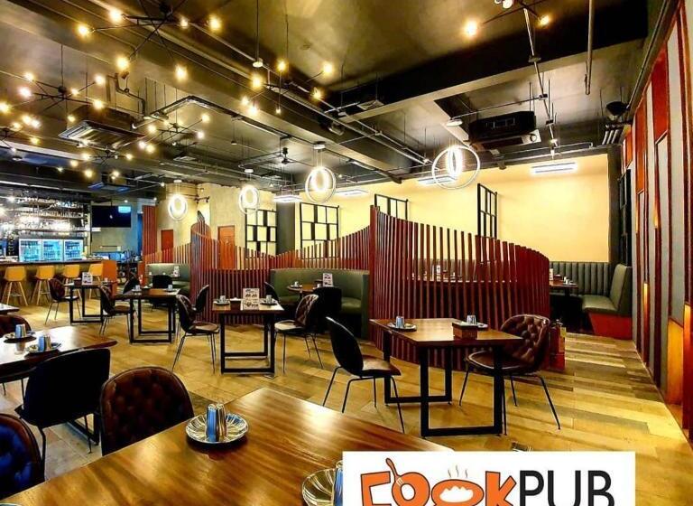 침실 2개 스위트, 88th Avenue