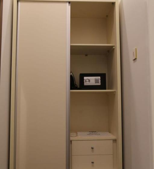 Номер Deluxe Кровать Кинг, Areen Airport