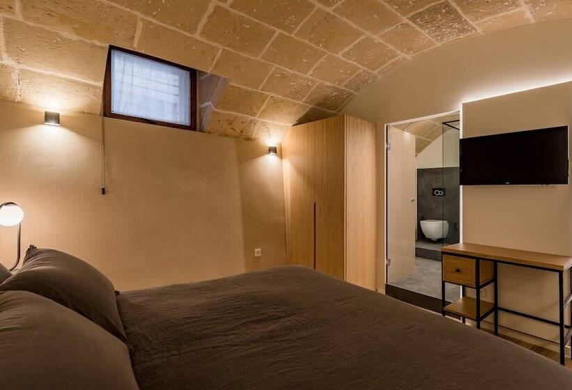 اتاق استاندارد, Can Cirera