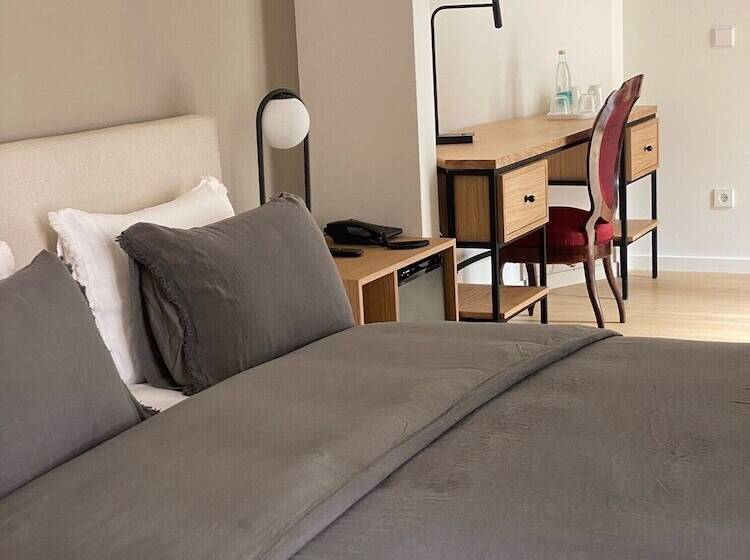Suite with Terrace, Can Cirera