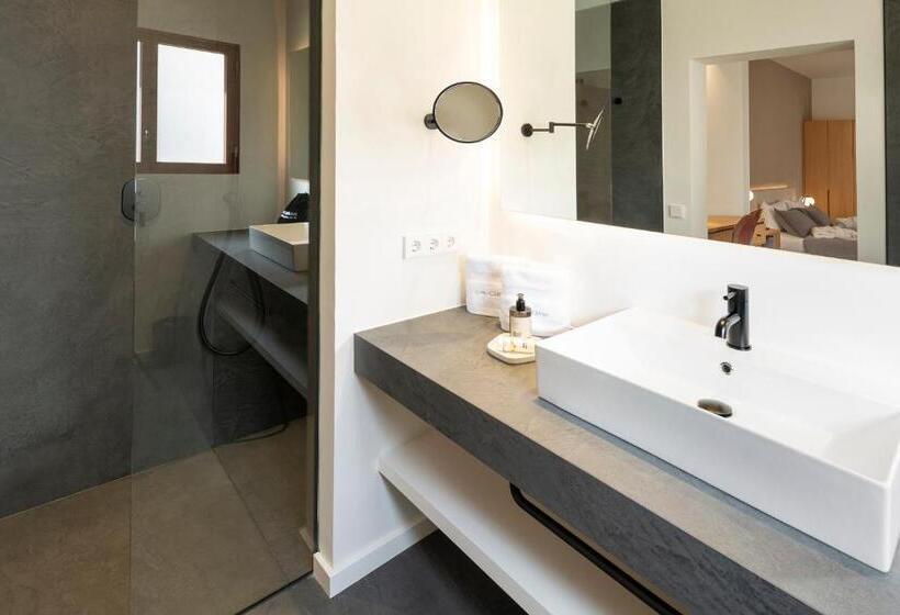 Suite with Terrace, Can Cirera