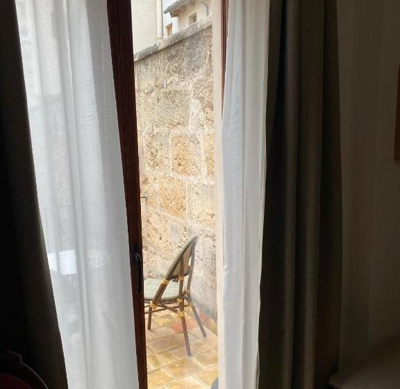 Suite with Terrace, Can Cirera