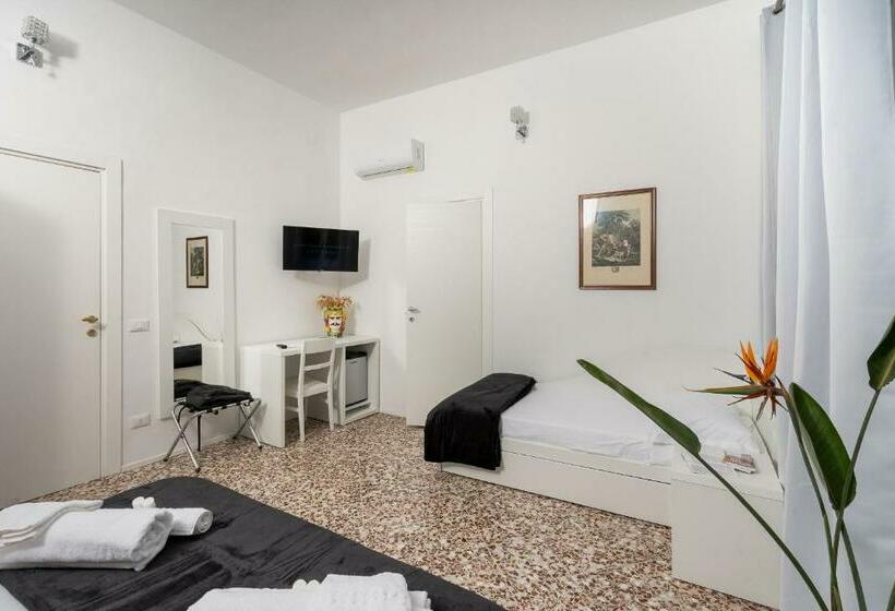 اتاق استاندارد با تخت بزرگ, Regina Margherita   Bed And Breakfast & Rooftop Lounge Bar