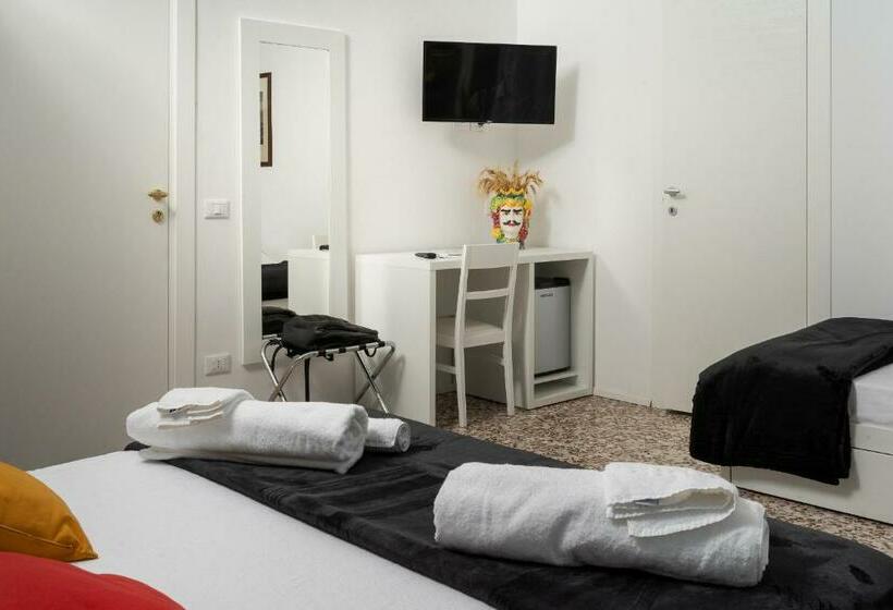 اتاق استاندارد با تخت بزرگ, Regina Margherita   Bed And Breakfast & Rooftop Lounge Bar