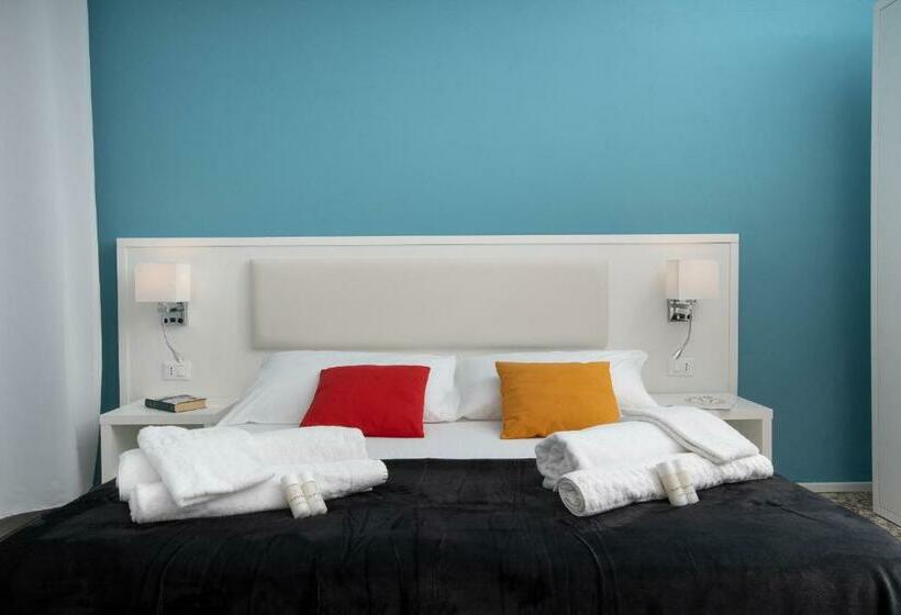 اتاق استاندارد با تخت بزرگ, Regina Margherita   Bed And Breakfast & Rooftop Lounge Bar