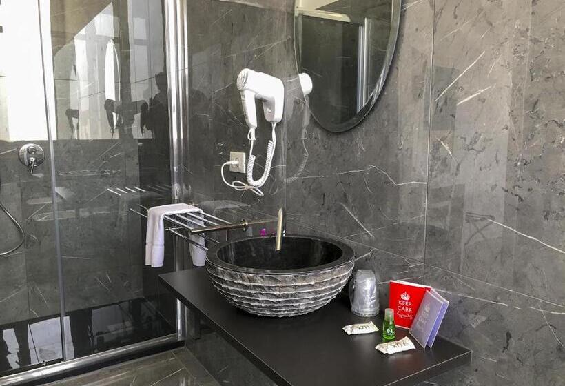 اتاق لوکس, Regina Margherita   Bed And Breakfast & Rooftop Lounge Bar