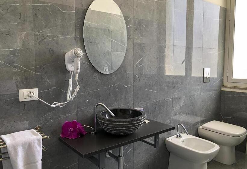 اتاق لوکس, Regina Margherita   Bed And Breakfast & Rooftop Lounge Bar