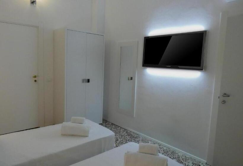 اتاق لوکس, Regina Margherita   Bed And Breakfast & Rooftop Lounge Bar