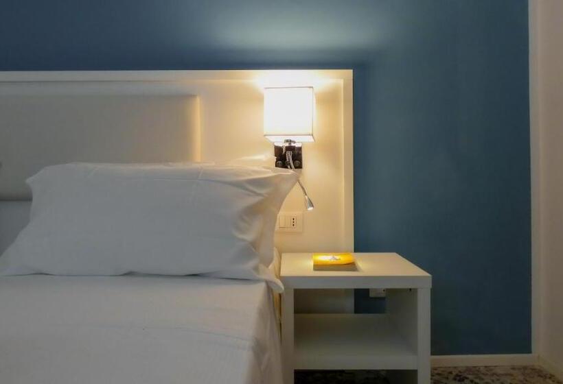 اتاق لوکس, Regina Margherita   Bed And Breakfast & Rooftop Lounge Bar