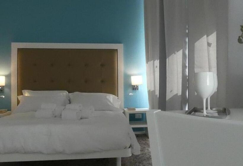 اتاق لوکس, Regina Margherita   Bed And Breakfast & Rooftop Lounge Bar