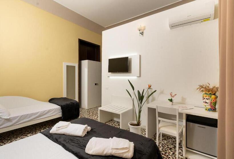 اتاق استاندارد با تخت بزرگ, Regina Margherita   Bed And Breakfast & Rooftop Lounge Bar