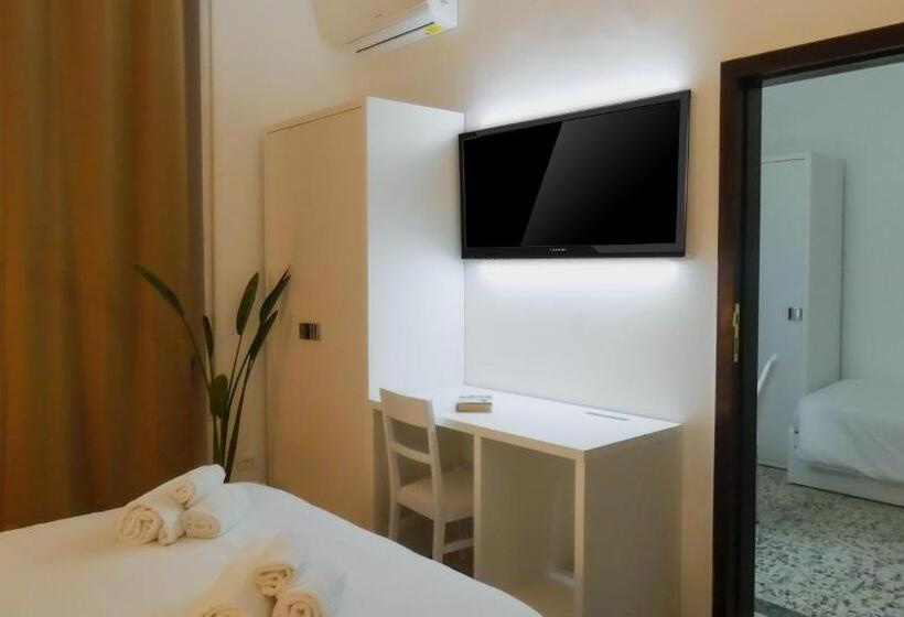 سوییت جونیور لوکس, Regina Margherita   Bed And Breakfast & Rooftop Lounge Bar