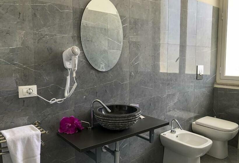 اتاق استاندارد با تخت بزرگ, Regina Margherita   Bed And Breakfast & Rooftop Lounge Bar