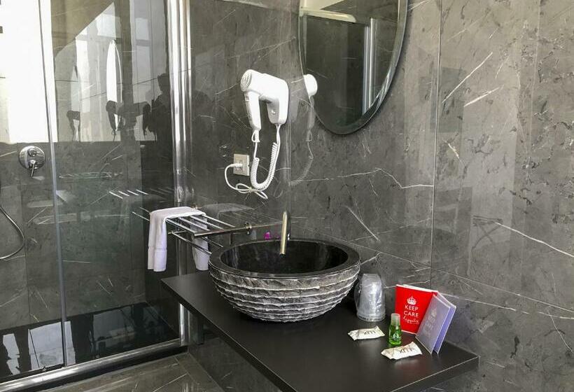 اتاق استاندارد با تخت بزرگ, Regina Margherita   Bed And Breakfast & Rooftop Lounge Bar