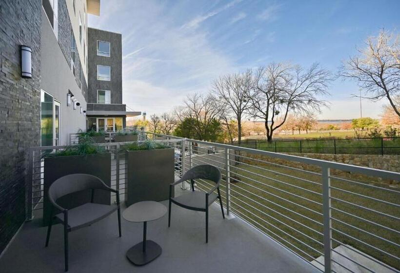 Номер Стандарт с Балконом, Towneplace Suites By Marriott Dallas Rockwall