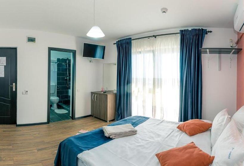 Номер Стандарт с Балконом, Casa In Culori Vama Veche