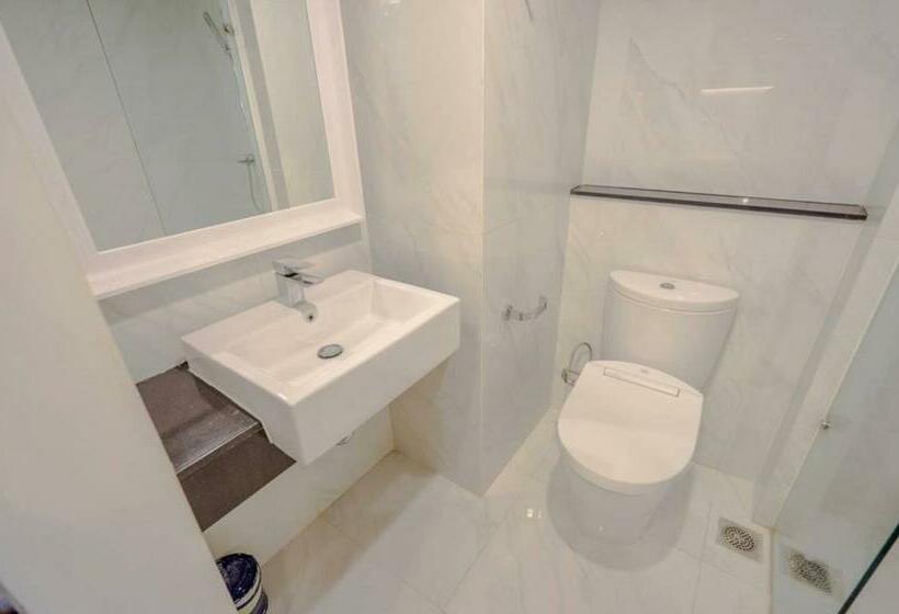 استودیو استاندارد با بالکن, Emka Lodge Studio Room The Vertu Apartemen Ciputra World Surabaya