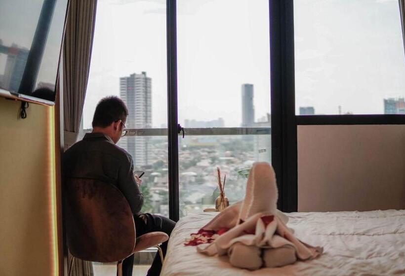 استودیو استاندارد با بالکن, Emka Lodge Studio Room The Vertu Apartemen Ciputra World Surabaya