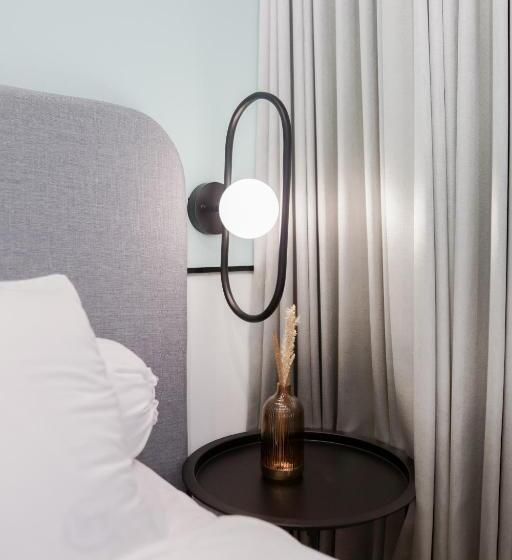 استودیو استاندارد با بالکن, Emka Lodge Studio Room The Vertu Apartemen Ciputra World Surabaya